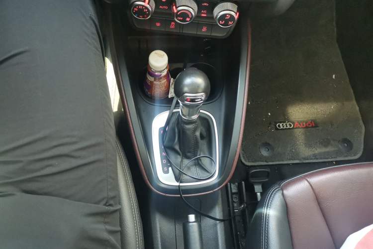 Used Audi A1 2014 30 TFSI Comfort Model Gear Lever