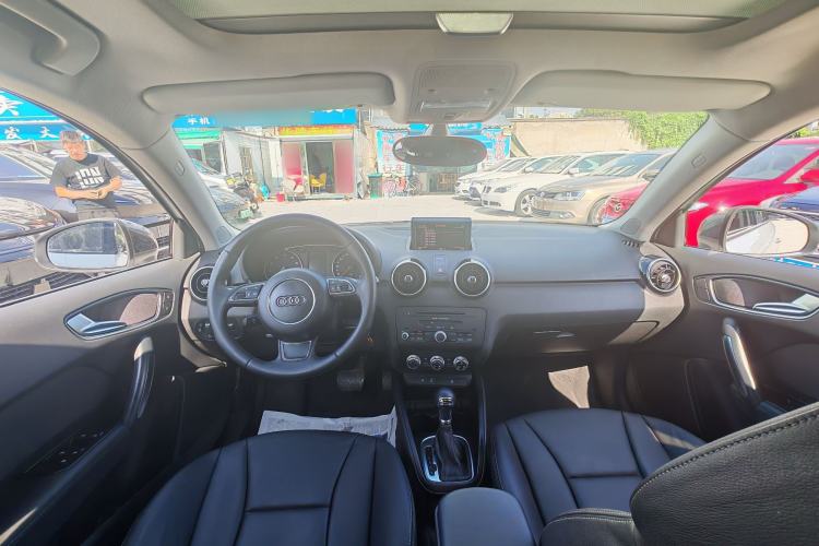 Used Audi A1 2014 30 TFSI Sportback Comfort Model Interior 1