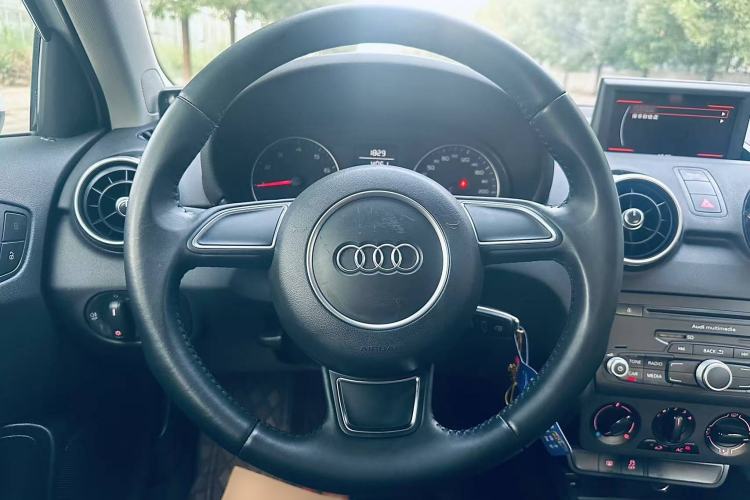 Used Audi A1 2014 30 TFSI Sportback Fashion Model Interior 2