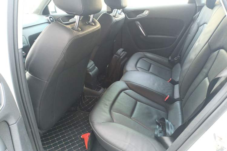 Used Audi A1 2014 30 TFSI Sportback Comfort Model Interior 2