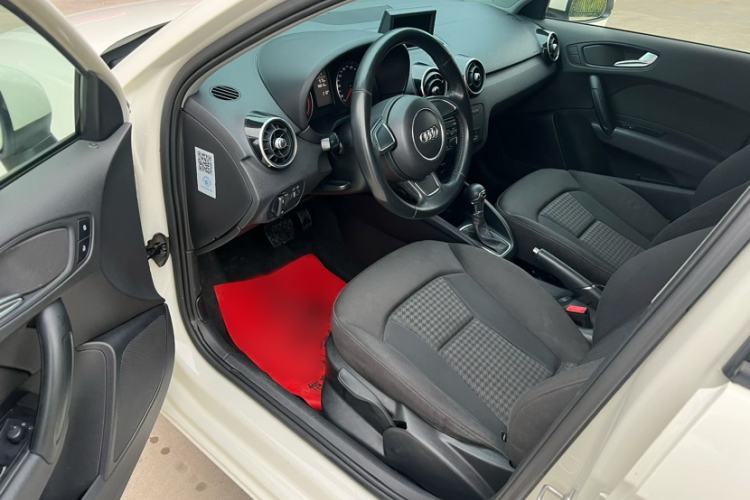 Used Audi A1 2014 30 TFSI Sportback Fashion Model Interior 2
