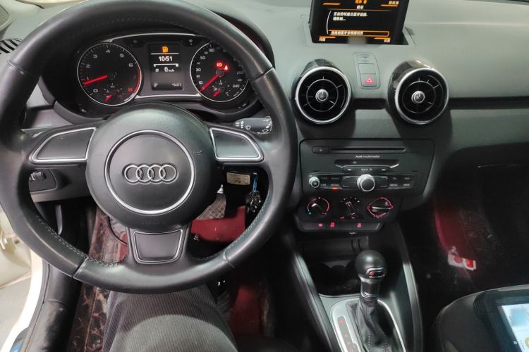Used Audi A1 2014 30 TFSI Technology Edition Interior 2