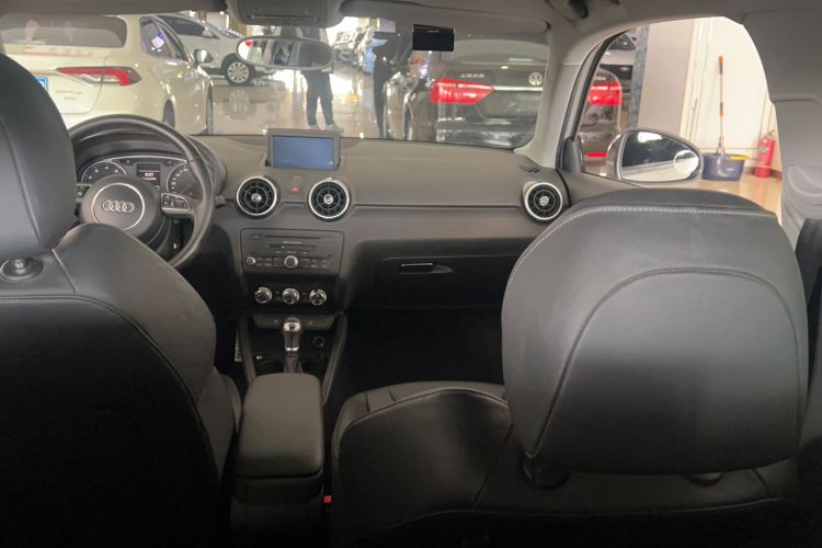 Used Audi A1 2014 30 TFSI Comfort Model Interior 2