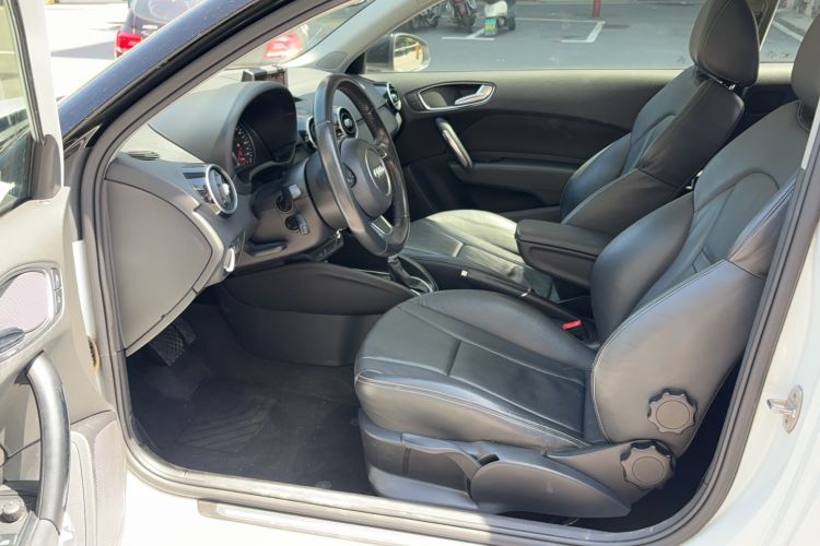 Used Audi A1 2014 30 TFSI Comfort Model Interior 2