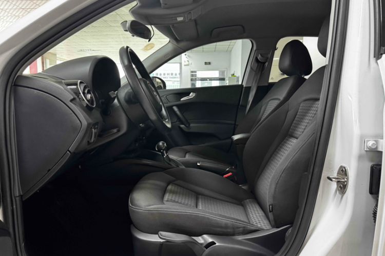 Used Audi A1 2014 30 TFSI Sportback Fashion Model Interior 3