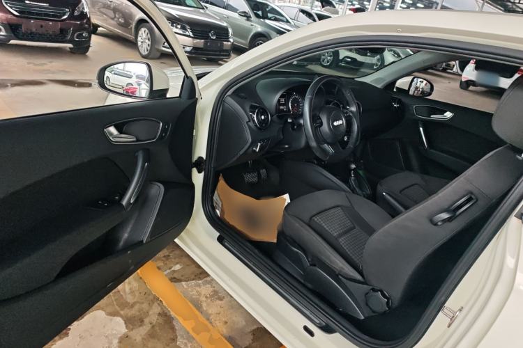 Used Audi A1 2014 30 TFSI Fashion Model Interior 3