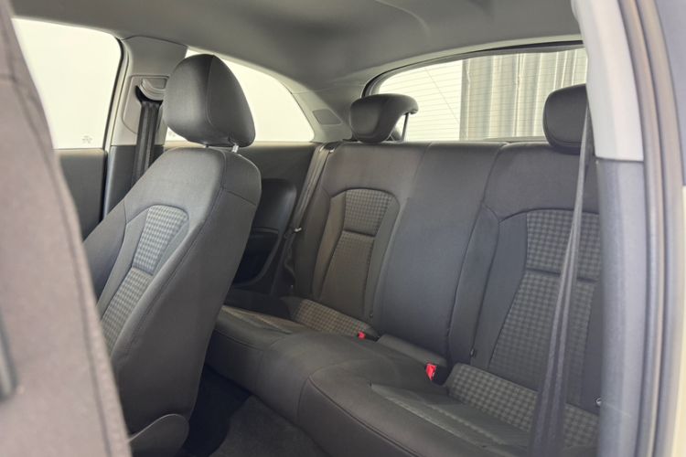 Used Audi A1 2014 30 TFSI Fashion Model Interior 4