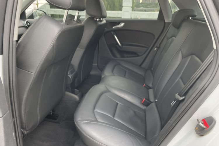 Used Audi A1 2014 30 TFSI Sportback Comfort Model Interior 5