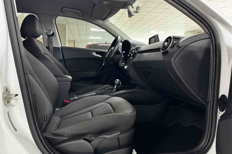Used Audi A1 2014 30 TFSI Sportback Fashion Model Interior 5