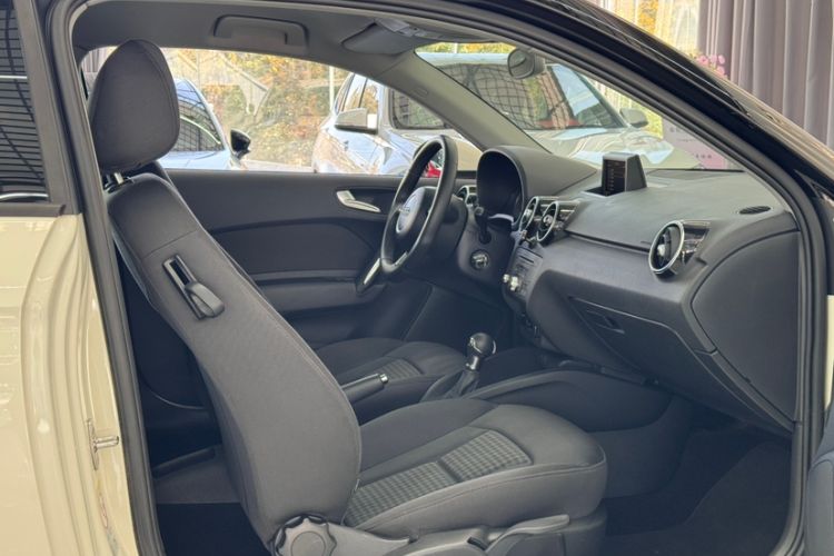 Used Audi A1 2014 30 TFSI Fashion Model Interior 5
