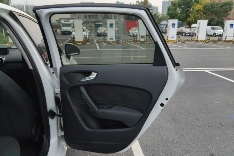 Used Audi A1 2014 30 TFSI Sportback Fashion Model Interior 6