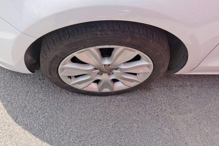 Used Audi A1 2014 30 TFSI Fashion Model Left Front Wheel Hub