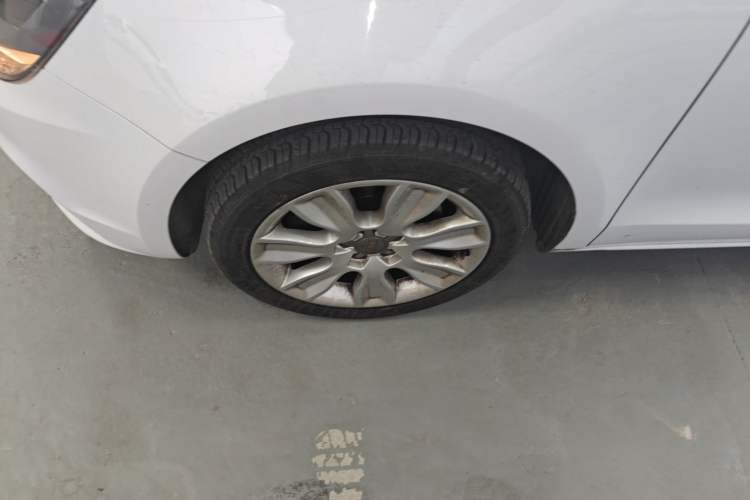 Used Audi A1 2014 30 TFSI Fashion Model Left Front Wheel Hub