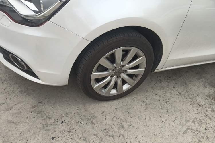 Used Audi A1 2014 30 TFSI Comfort Model Left Front Wheel Hub