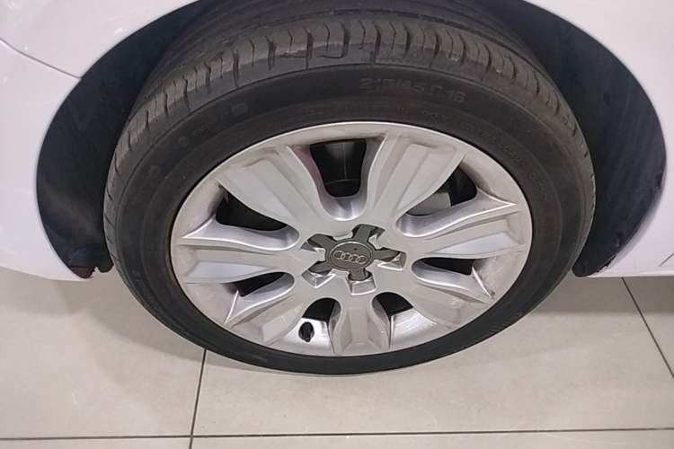 Used Audi A1 2014 30 TFSI Sportback Fashion Model Left Front Wheel Hub