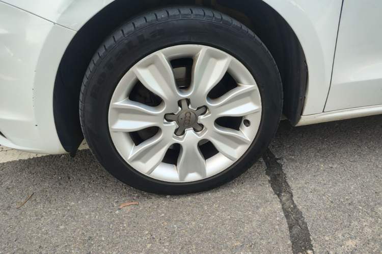Used Audi A1 2014 30 TFSI Sportback Technology Model Left Front Wheel Hub
