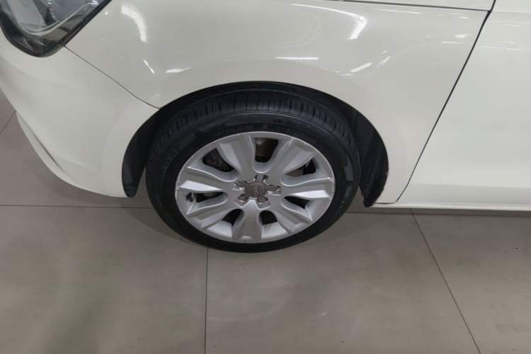 Used Audi A1 2014 30 TFSI Sportback Fashion Model Left Front Wheel Hub