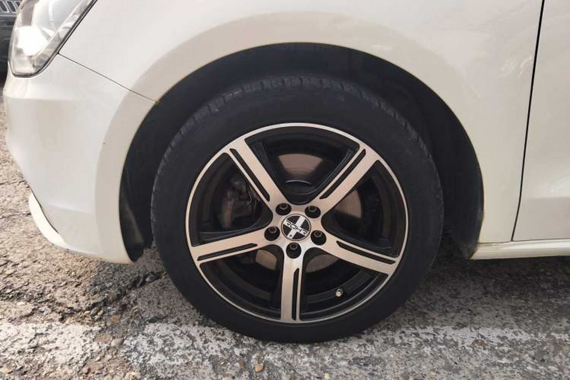 Used Audi A1 2014 30 TFSI Sportback Technology Model Left Front Wheel Hub