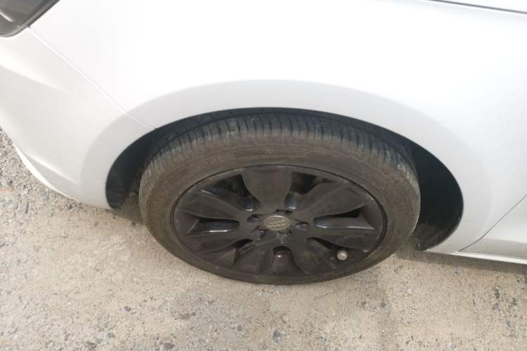 Used Audi A1 2014 30 TFSI Fashion Model Left Front Wheel Hub