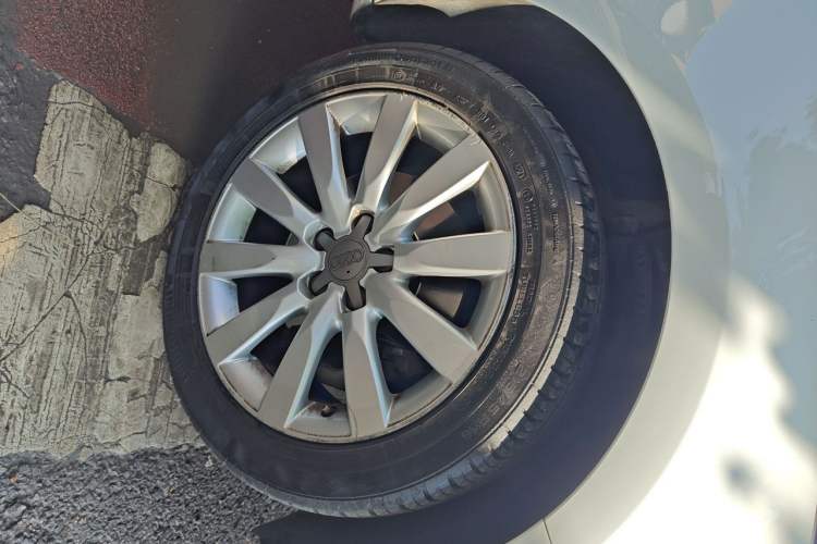 Used Audi A1 2014 30 TFSI Sportback Comfort Model Right Front Wheel Hub