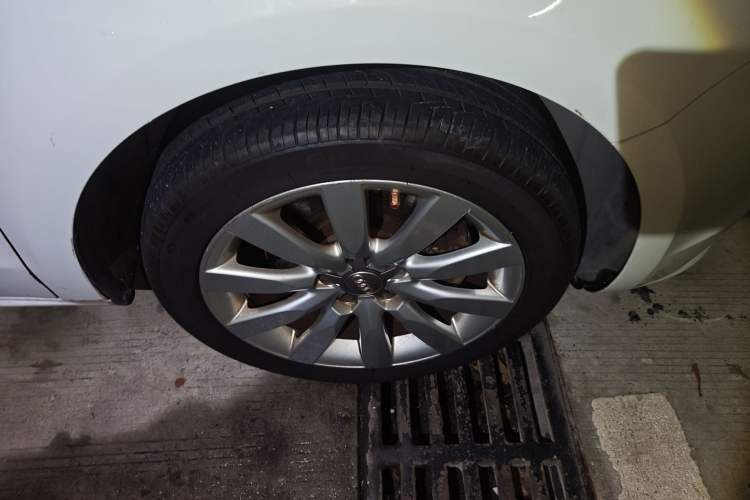 Used Audi A1 2014 30 TFSI Sportback Comfort Model Right Front Wheel Hub