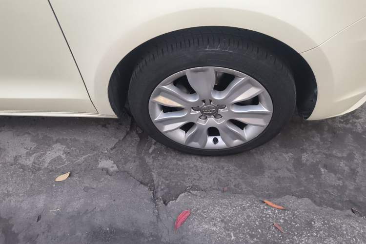 Used Audi A1 2014 30 TFSI Fashion Model Right Front Wheel Hub