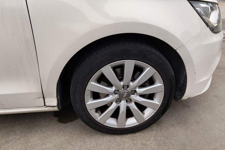 Used Audi A1 2014 30 TFSI Comfort Model Right Front Wheel Hub
