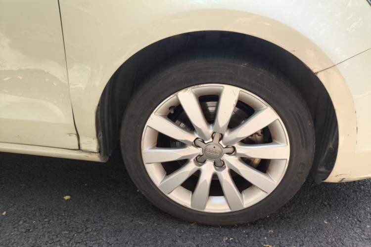 Used Audi A1 2014 30 TFSI Comfort Model Right Front Wheel Hub