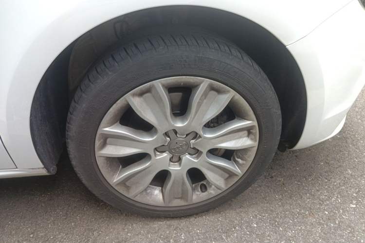 Used Audi A1 2014 30 TFSI Fashion Model Right Front Wheel Hub
