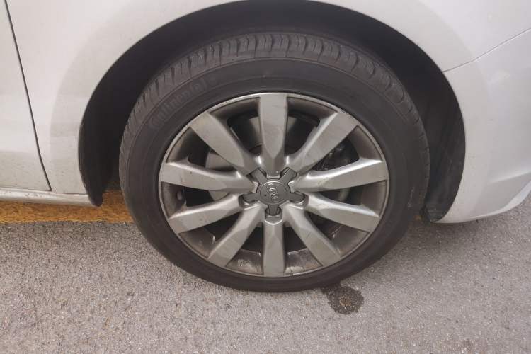 Used Audi A1 2014 30 TFSI Sportback Comfort Model Right Front Wheel Hub