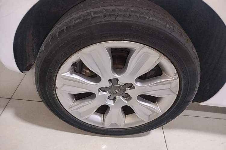 Used Audi A1 2014 30 TFSI Sportback Fashion Model Right Rear Wheel Hub