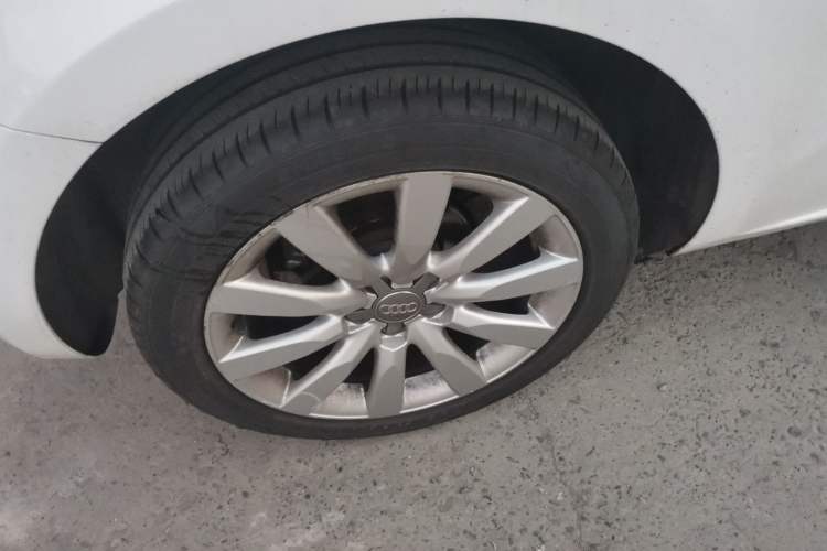 Used Audi A1 2014 30 TFSI Comfort Model Right Rear Wheel Hub