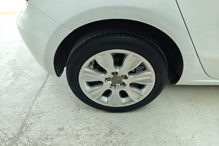 Used Audi A1 2014 30 TFSI Sportback Fashion Model Right Rear Wheel Hub