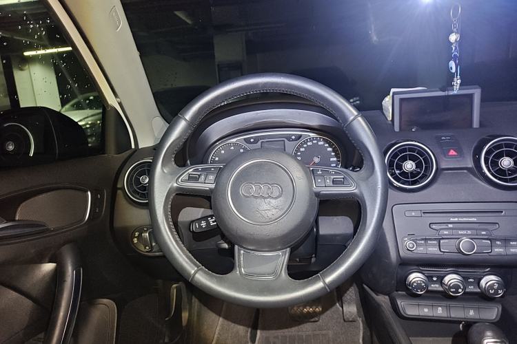 Used Audi A1 2014 30 TFSI Sportback Comfort Model Steering Wheel