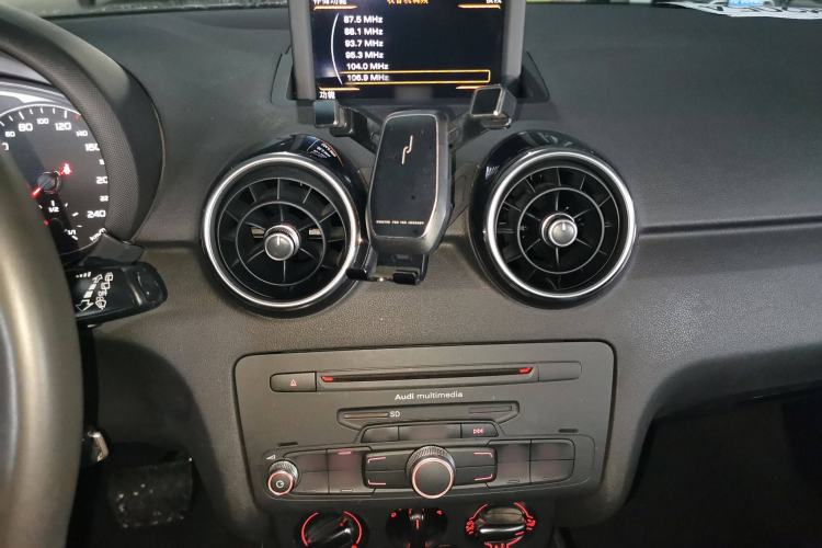 Used Audi A1 2014 30 TFSI Technology Edition Audio And AC Panel