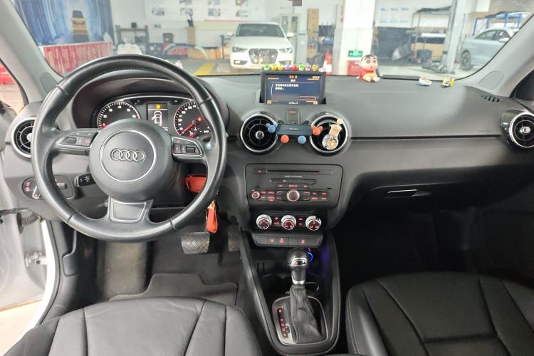 Used Audi A1 2014 30 TFSI Comfort Model Center Console