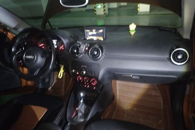 Used Audi A1 2014 30 TFSI Technology Edition Interior 2