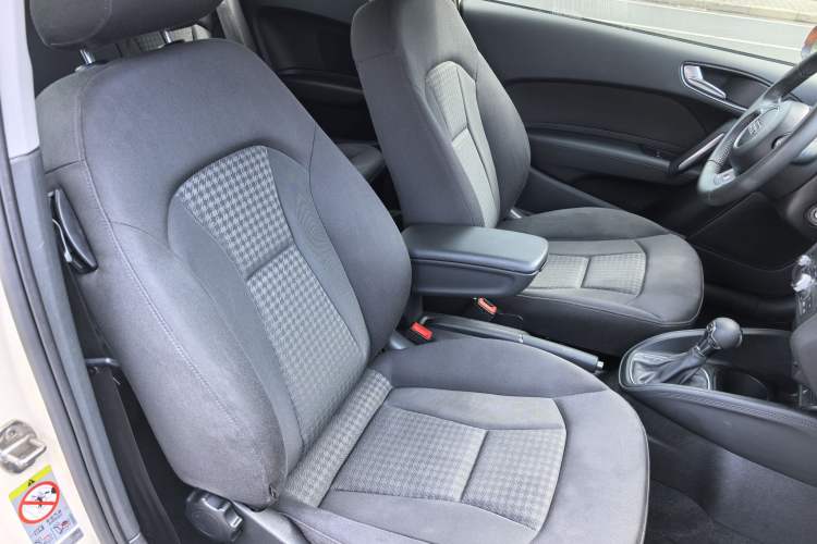 Used Audi A1 2014 30 TFSI Technology Edition Interior 8