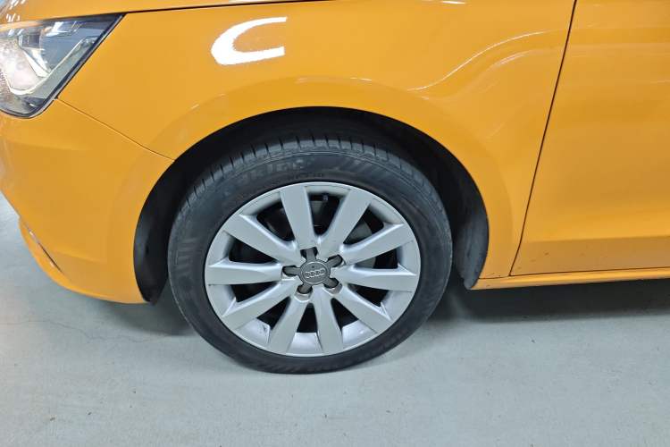 Used Audi A1 2014 30 TFSI Comfort Model Left Front Wheel Hub