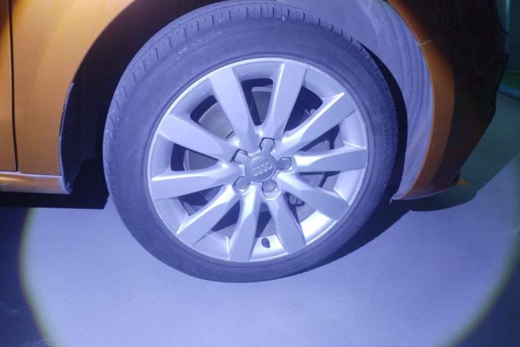 Used Audi A1 2014 30 TFSI Sportback Comfort Model Right Front Wheel Hub