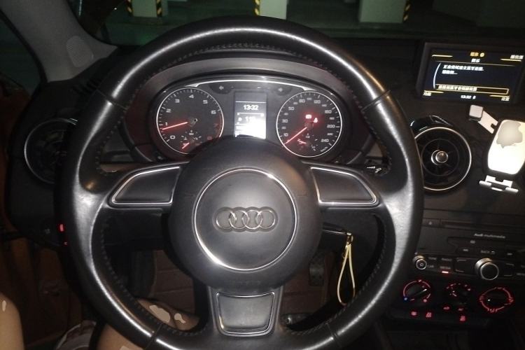 Used Audi A1 2014 30 TFSI Technology Edition Steering Wheel
