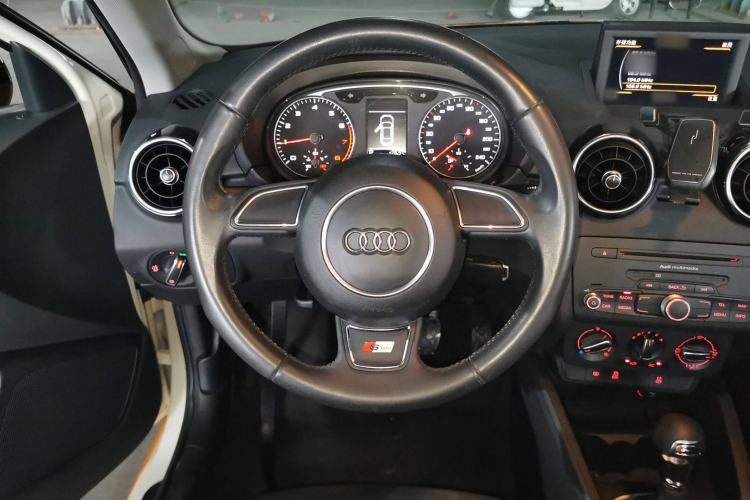 Used Audi A1 2014 30 TFSI Technology Edition Steering Wheel