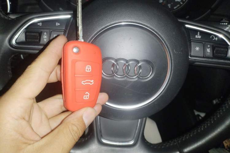 Used Audi A1 2014 30 TFSI Sportback Comfort Model Vehicle Key