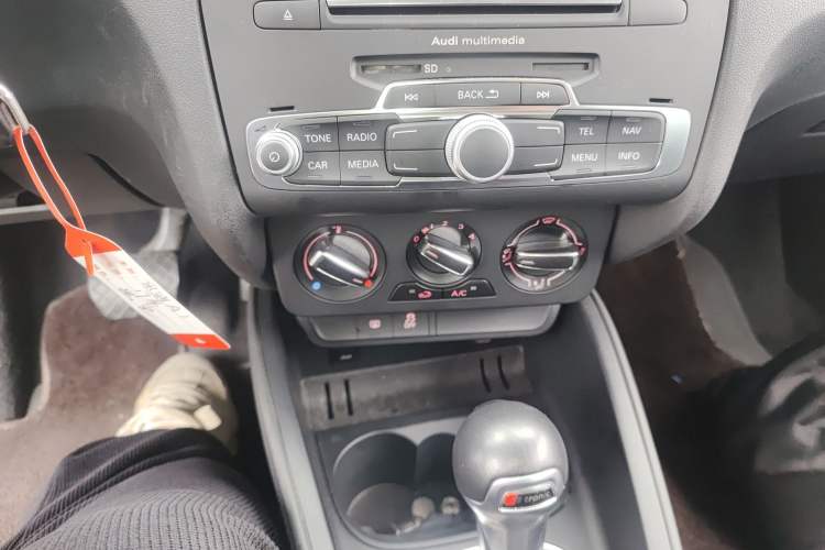 Used Audi A1 2016 30 TFSI Sportback Design Fashion Edition Audio And AC Panel