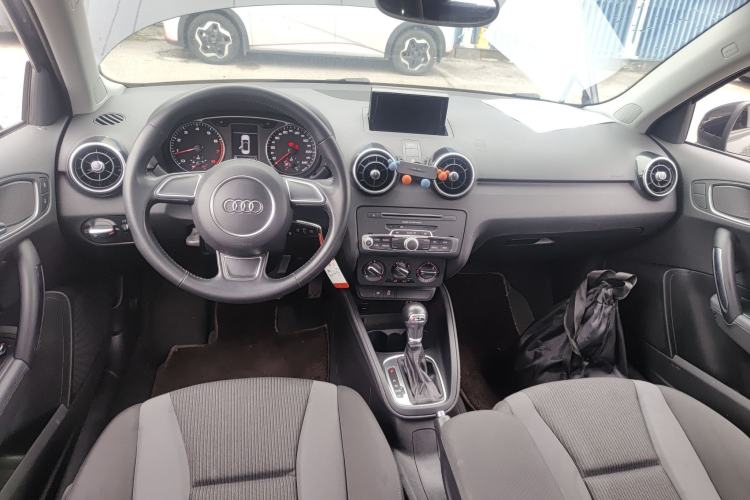 Used Audi A1 2016 30 TFSI Sportback Design Fashion Edition Center Console
