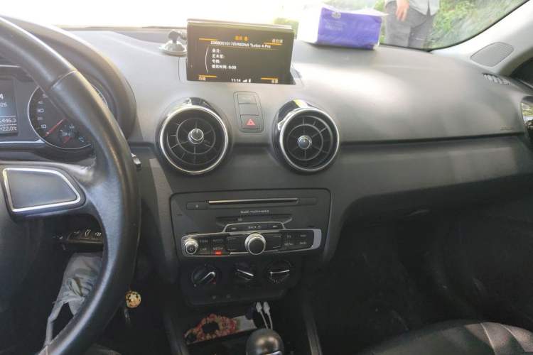 Used Audi A1 2016 30 TFSI Sportback Design Fashion Edition Audio And AC Panel