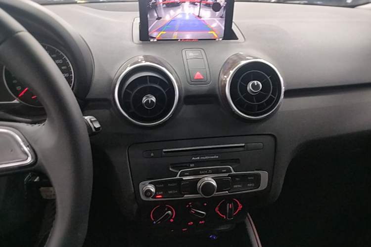 Used Audi A1 2016 30 TFSI Sportback Design Fashion Edition Audio And AC Panel