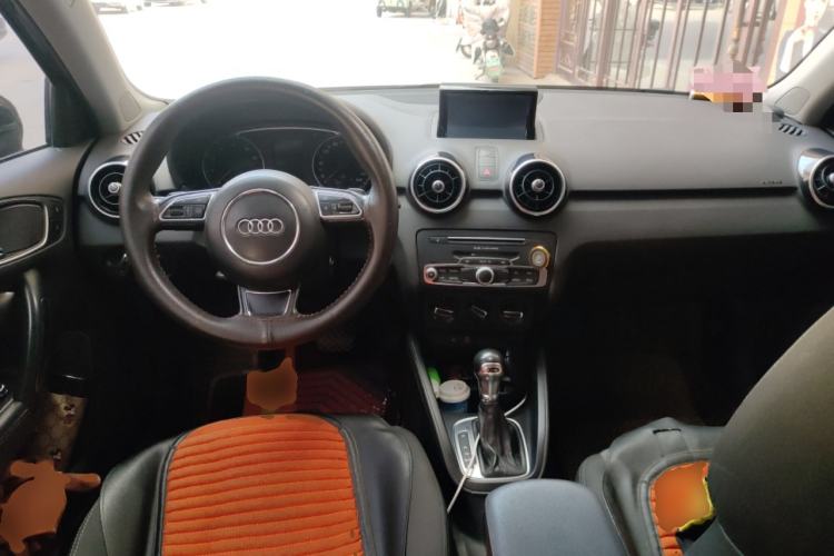 Used Audi A1 2016 30 TFSI Sportback Design Fashion Edition Center Console
