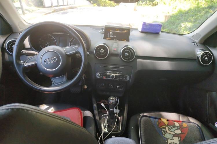 Used Audi A1 2016 30 TFSI Sportback Design Fashion Edition Center Console