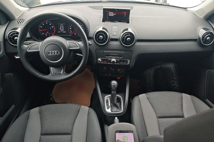 Used Audi A1 2016 30 TFSI Sportback Design Fashion Edition Center Console